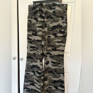 Duluth Trading Co Camouflage Pants